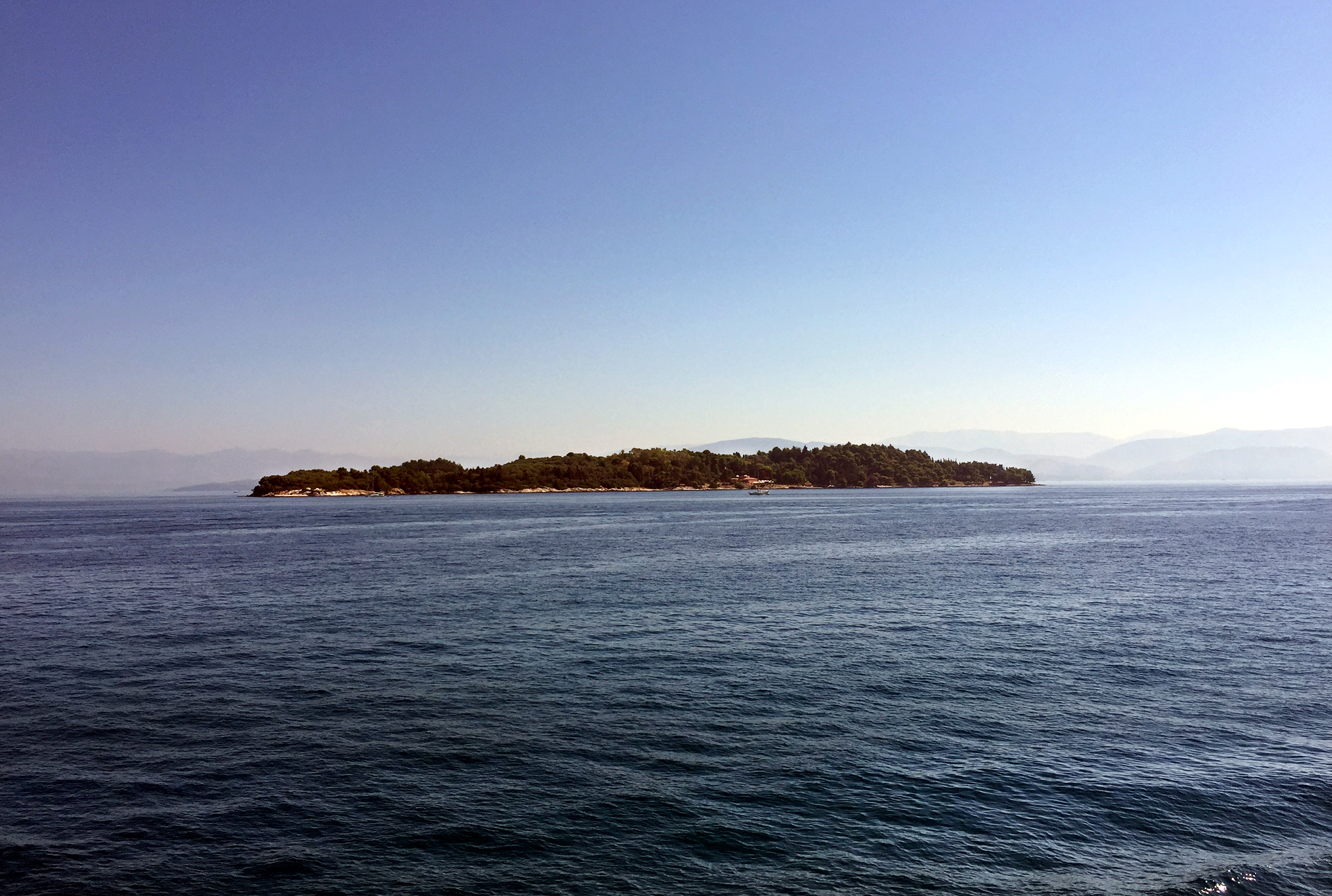 Pogled na ostrvo Vido s mora